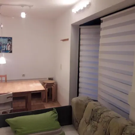 Apartment Kleine Am Stadtrand Von