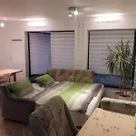 Kleine Am Stadtrand Von Apartment